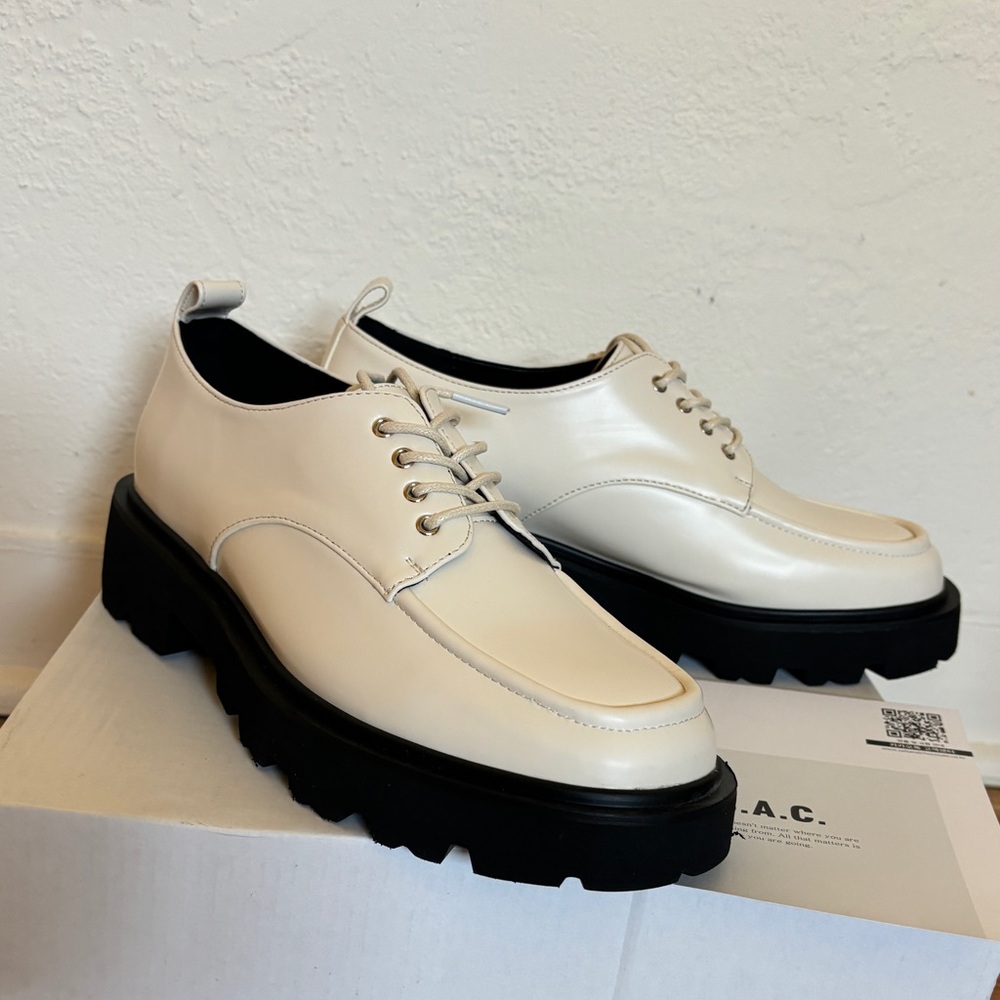 Salt and Chocolate Ivory Lace Up Loafers - size eu 38 / US 7.5